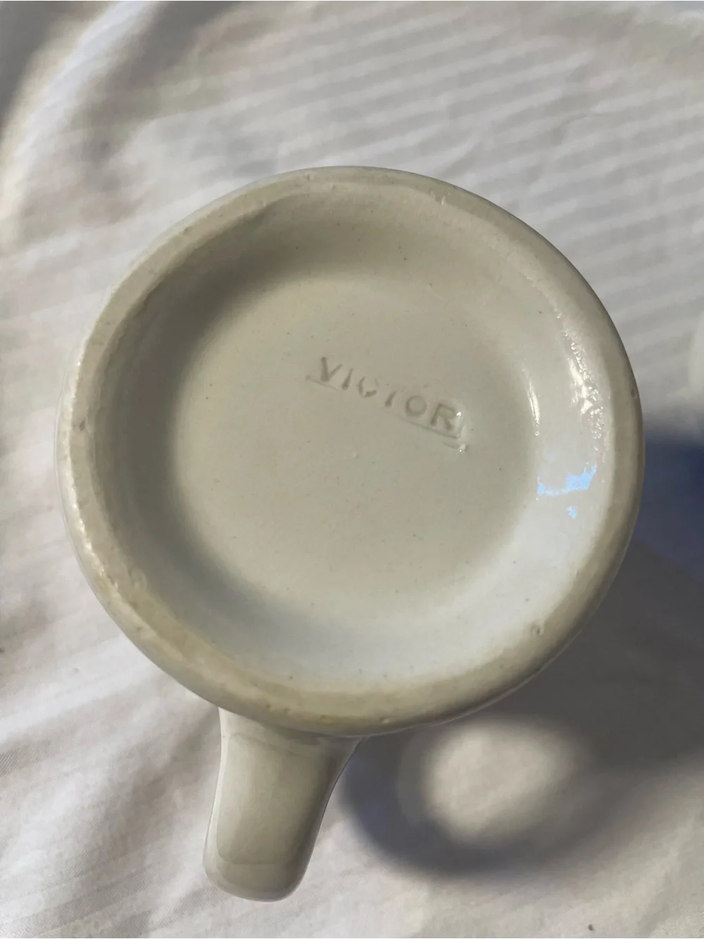 2 vintage Victor coffee mugs